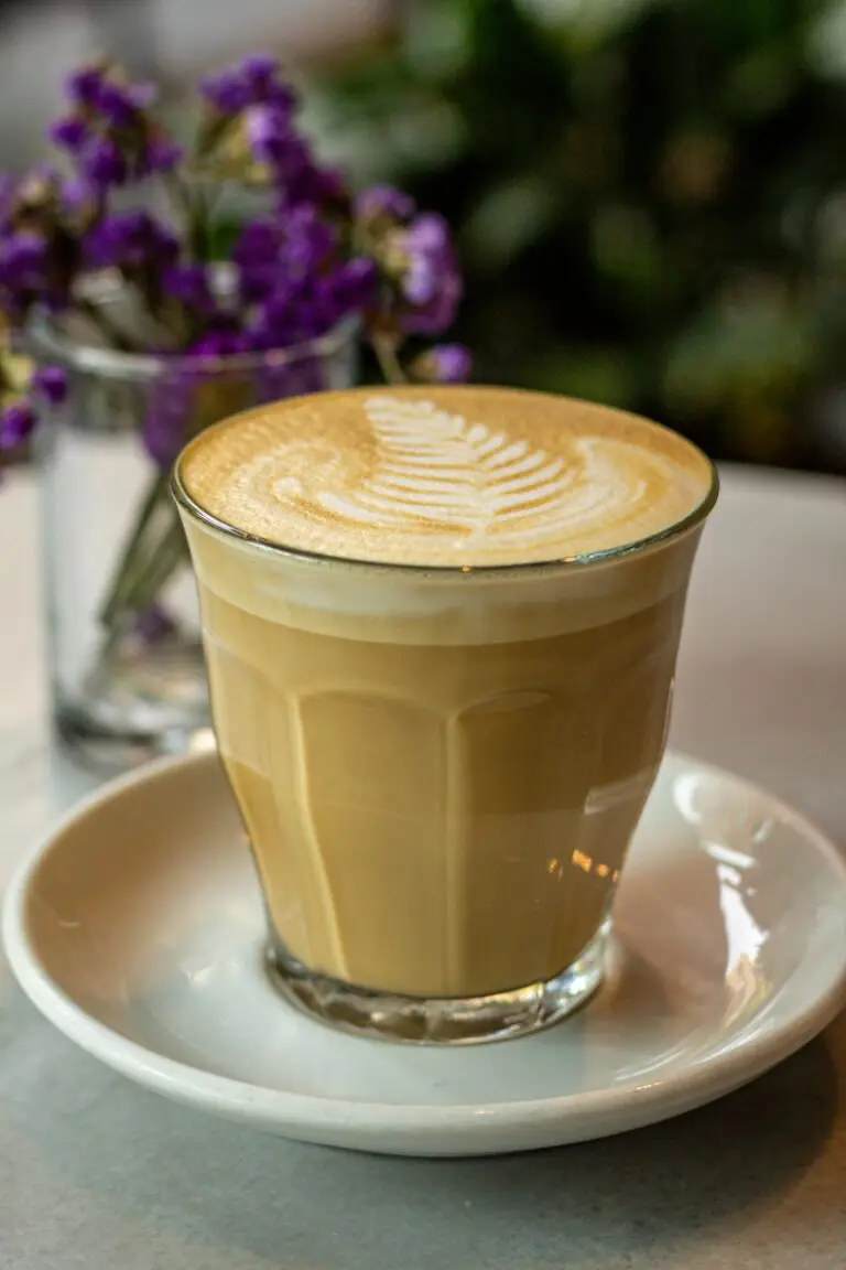 Flat White Rezept: Die perfekte Zubereitung zu Hause wie ein echter Barista